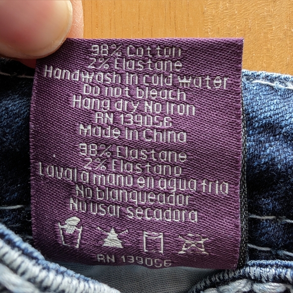 Charme Denim Capris - Picture 8 of 8